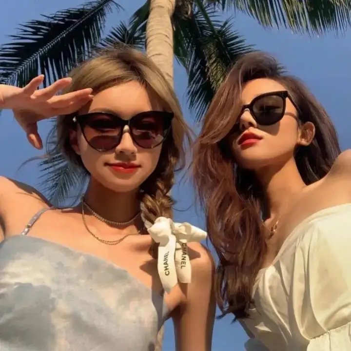 我们都还太年轻2：下一秒封面